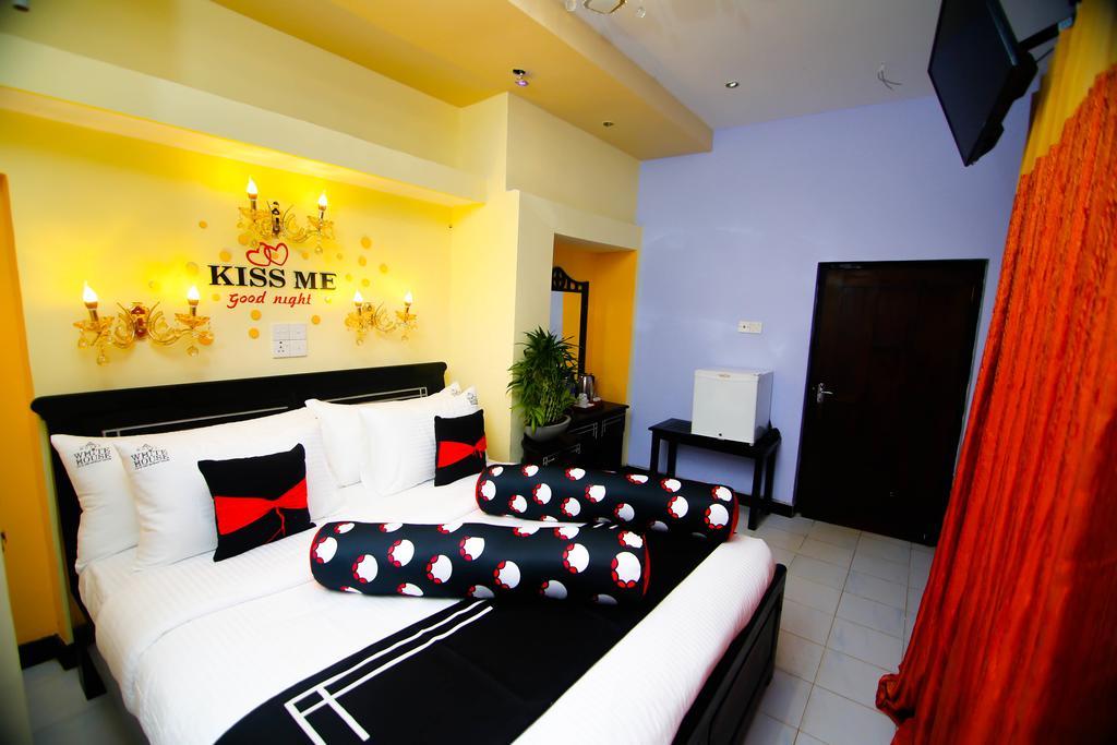 Hotel White House Anuradhapura Exterior foto